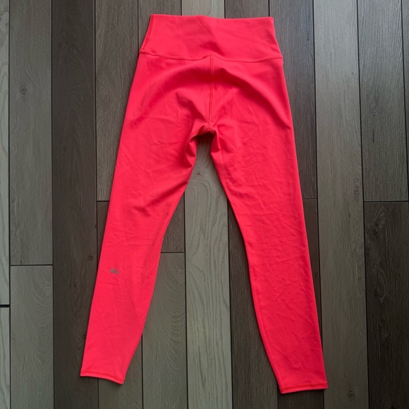 Alo yoga Vibrant Pink Workout Leggings - Picture 5 of 7